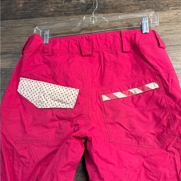 Volcom Pink Women's Ski Snow Pants Insulated with Unique Pocket Design - Picture 2 of 10